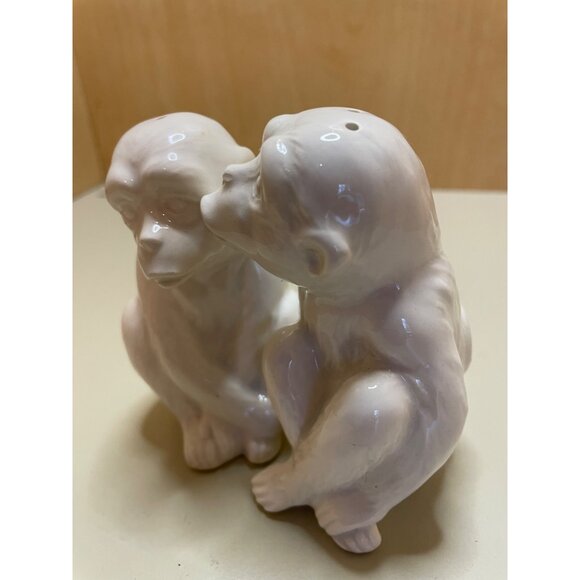Vintage Fitz & Floyd Monkey Shine Salt & Pepper Shakers Japan Hug White - Picture 3 of 8